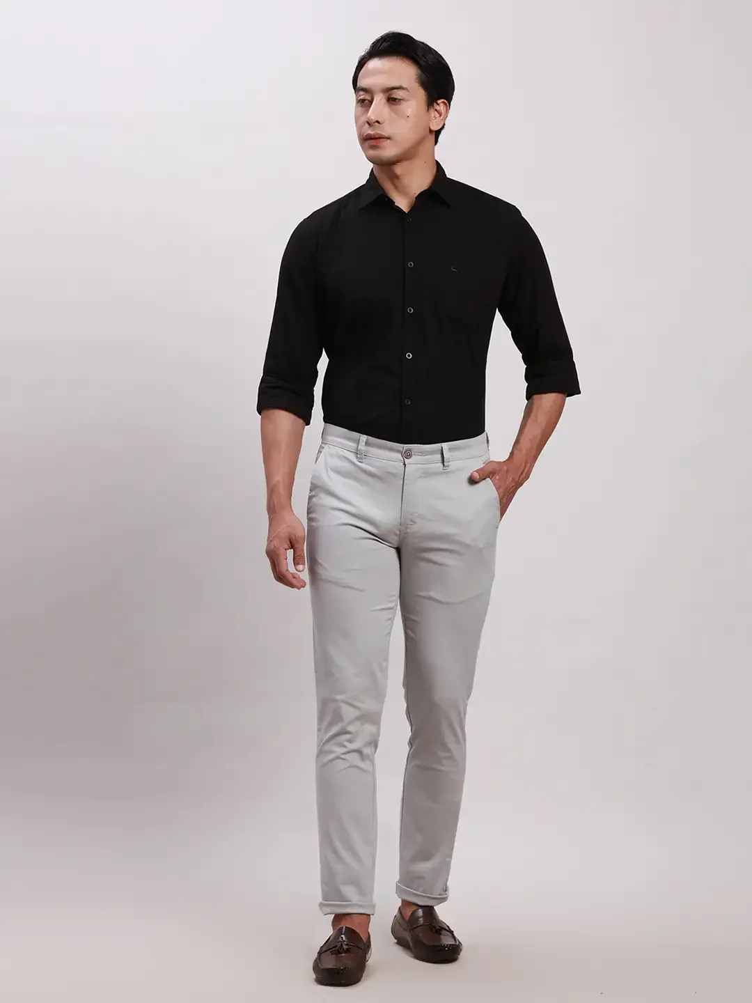 Men Grey Super Slim Fit Solid Cotton Blend Trouser - Image 5
