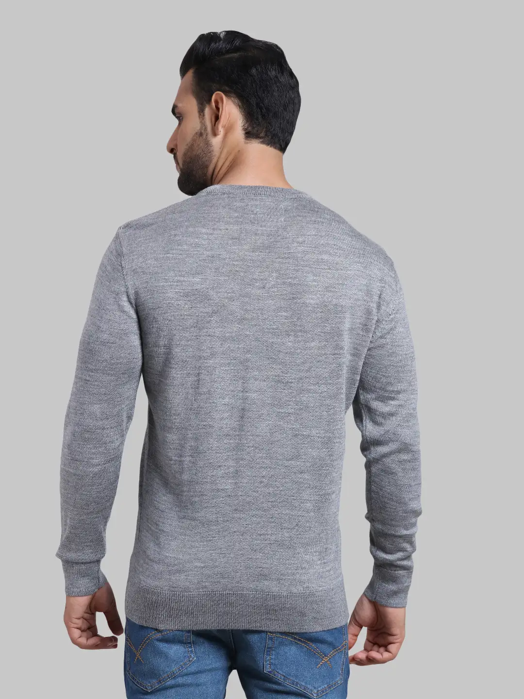 Men Grey Tailored Fit Intarsia Acrylic Wool Blend Full Sleeve V Neck Collar Sweaters - Image 4