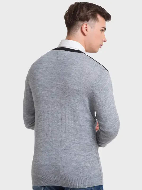 Men Grey Tailored Fit Jacquard Acrylic Merino Blend Full Sleeve V Neck Collar Sweaters - Image 4