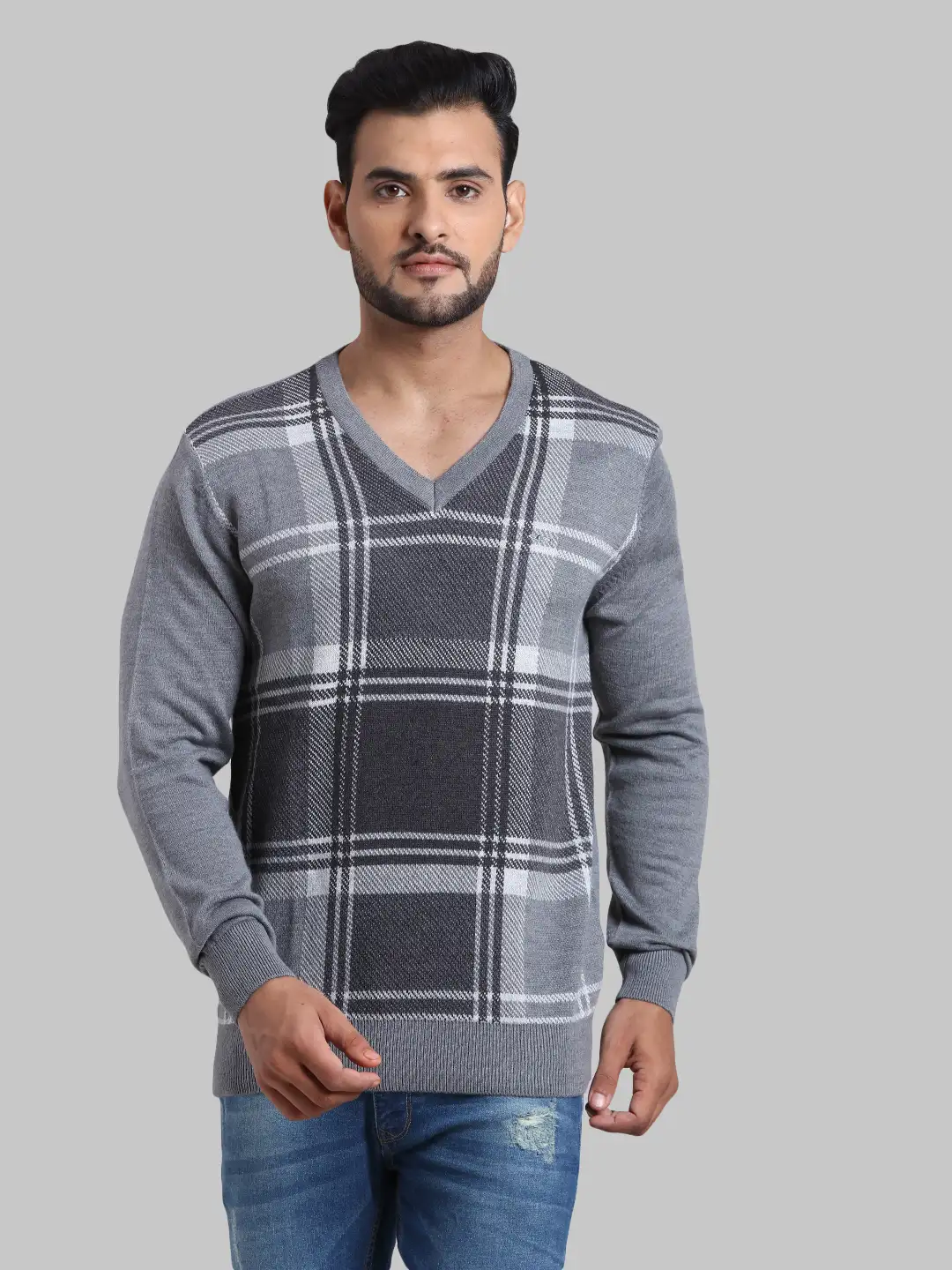 Men Grey Tailored Fit Jacquard Acrylic Wool Blend Full Sleeve V Neck Collar Sweaters