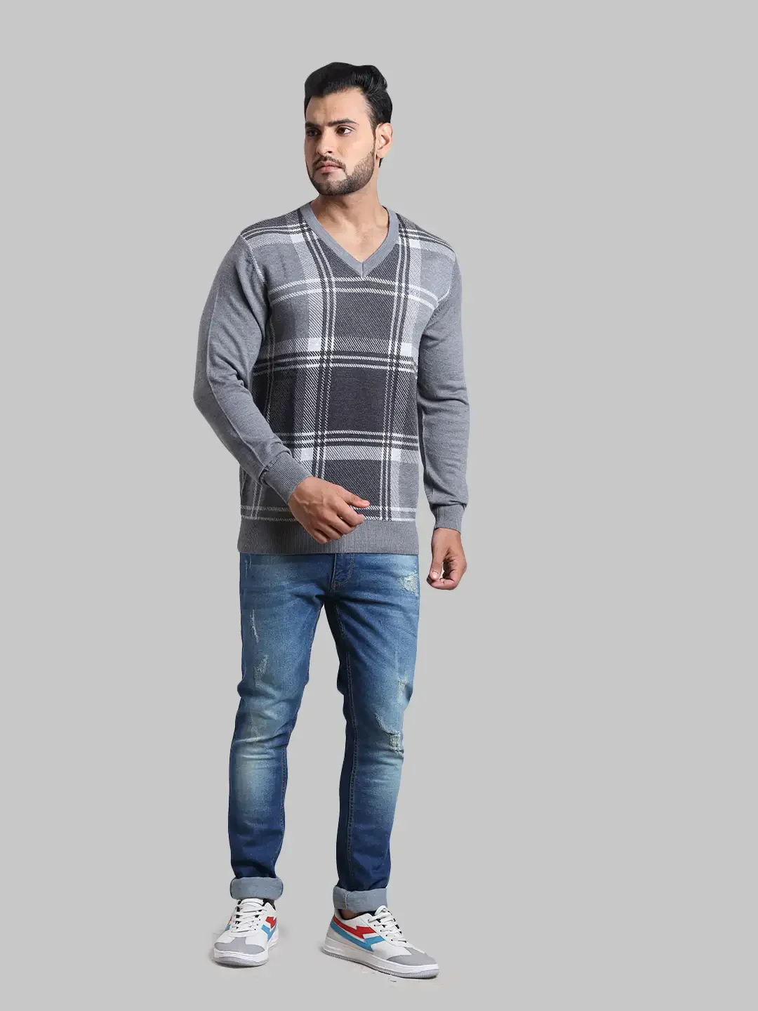 Men Grey Tailored Fit Jacquard Acrylic Wool Blend Full Sleeve V Neck Collar Sweaters - Image 5