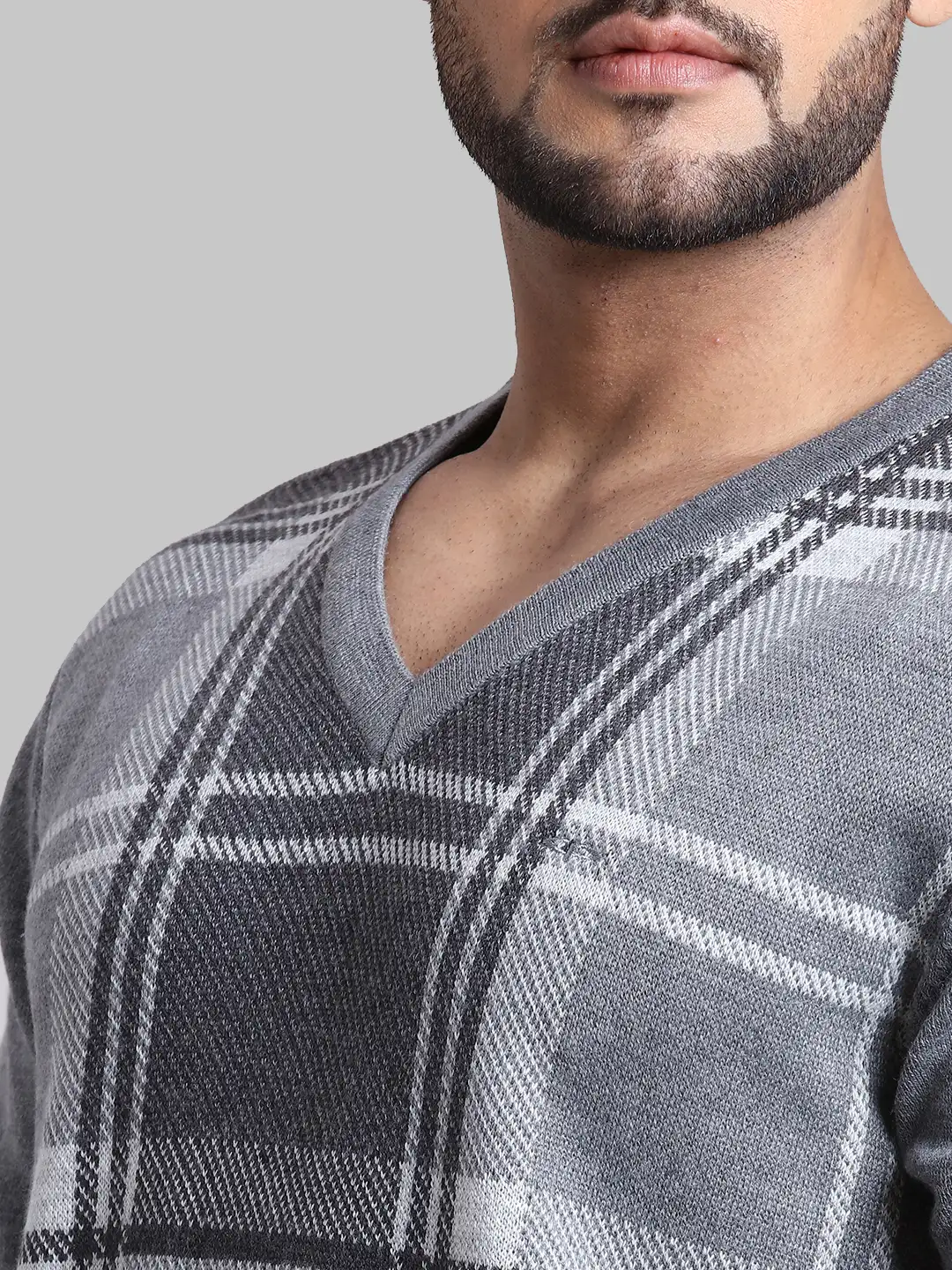 Men Grey Tailored Fit Jacquard Acrylic Wool Blend Full Sleeve V Neck Collar Sweaters - Image 6