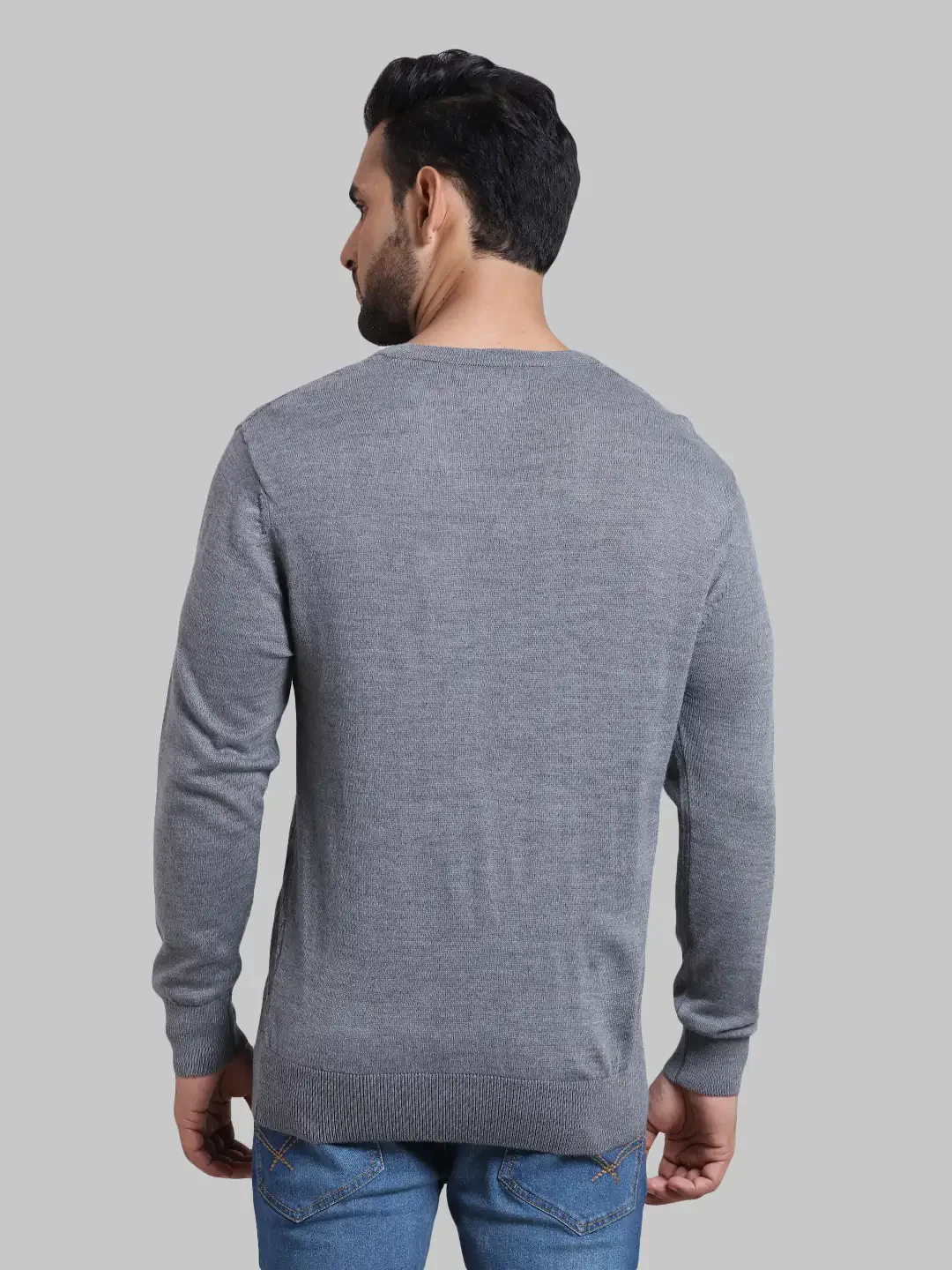 Men Grey Tailored Fit Jacquard Acrylic Wool Blend Full Sleeve V Neck Collar Sweaters - Image 4