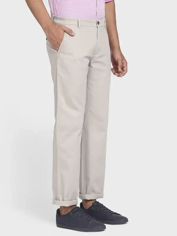 Men Grey Tailored Fit Solid Piece Dyed Cotton Blend Trouser - Image 2