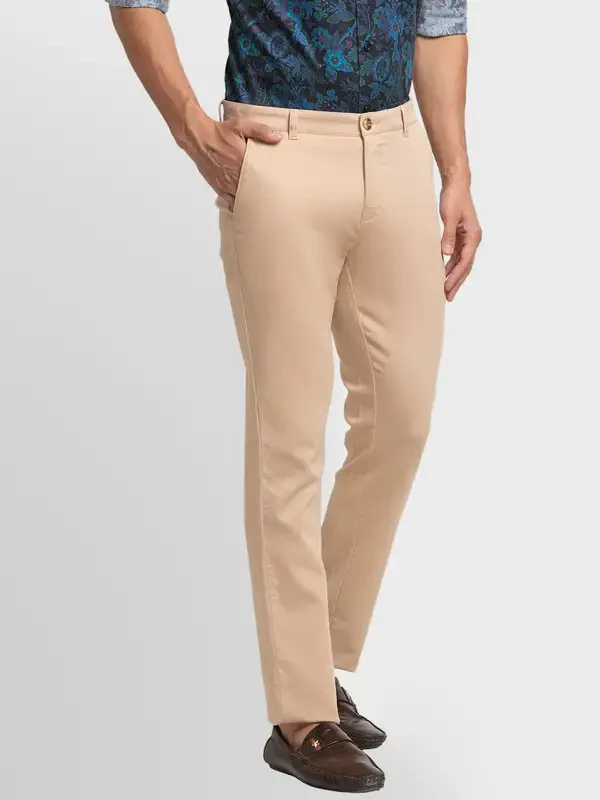 Men Khaki Contemporary Fit Solid Piece Dyed Cotton Blend Trouser - Image 2