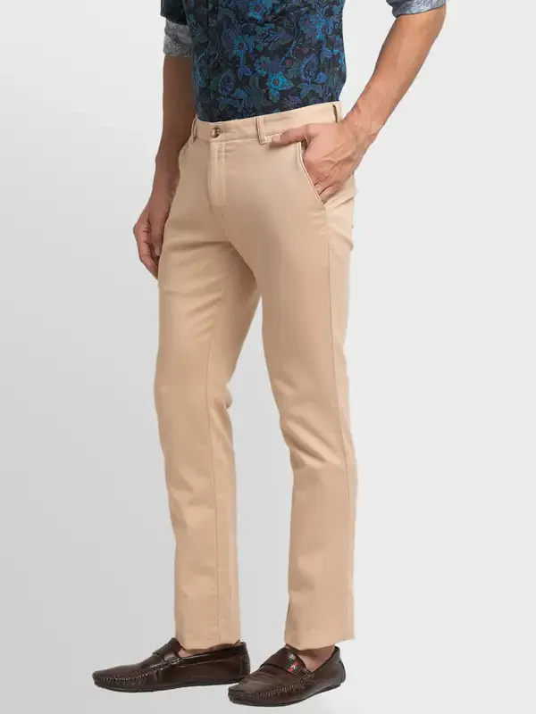 Men Khaki Contemporary Fit Solid Piece Dyed Cotton Blend Trouser - Image 3