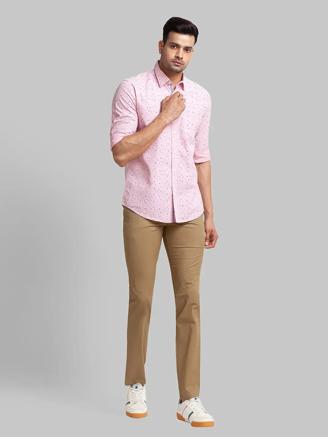 Men Khaki Low Rise Tapered Fit Solid Cotton Blend Trouser - Image 5