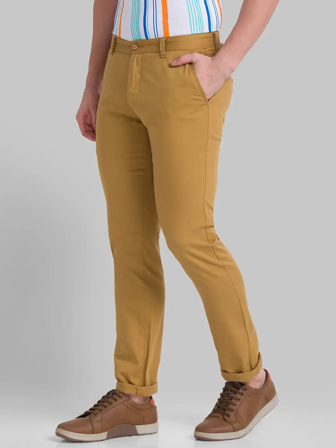 Men Khaki Slim Tapered Fit Solid Cotton Blend Trouser - Image 3