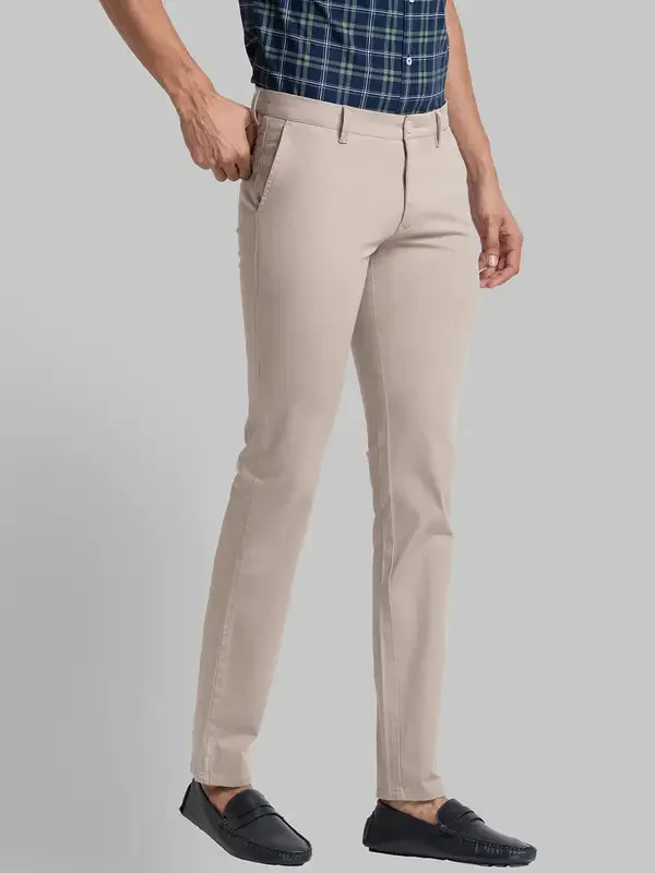 Men Khaki Super Slim Fit Solid Cotton Blend Trouser - Image 2