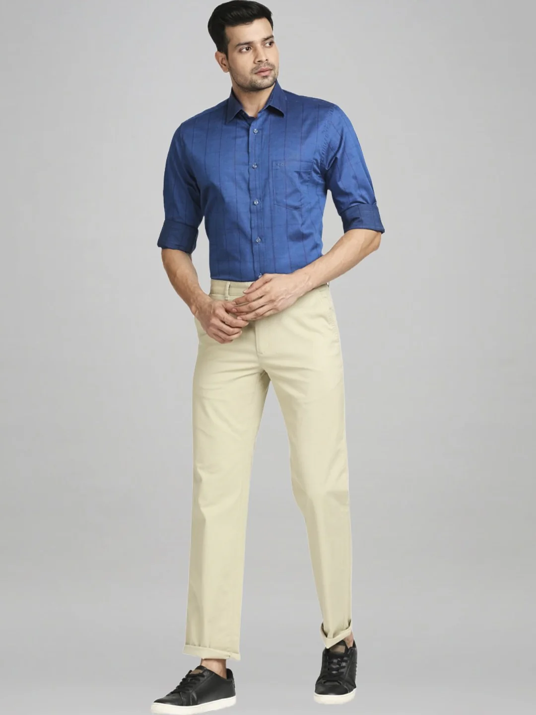 Men Khaki Tailored Fit Solid Cotton Blend Trouser - Image 2