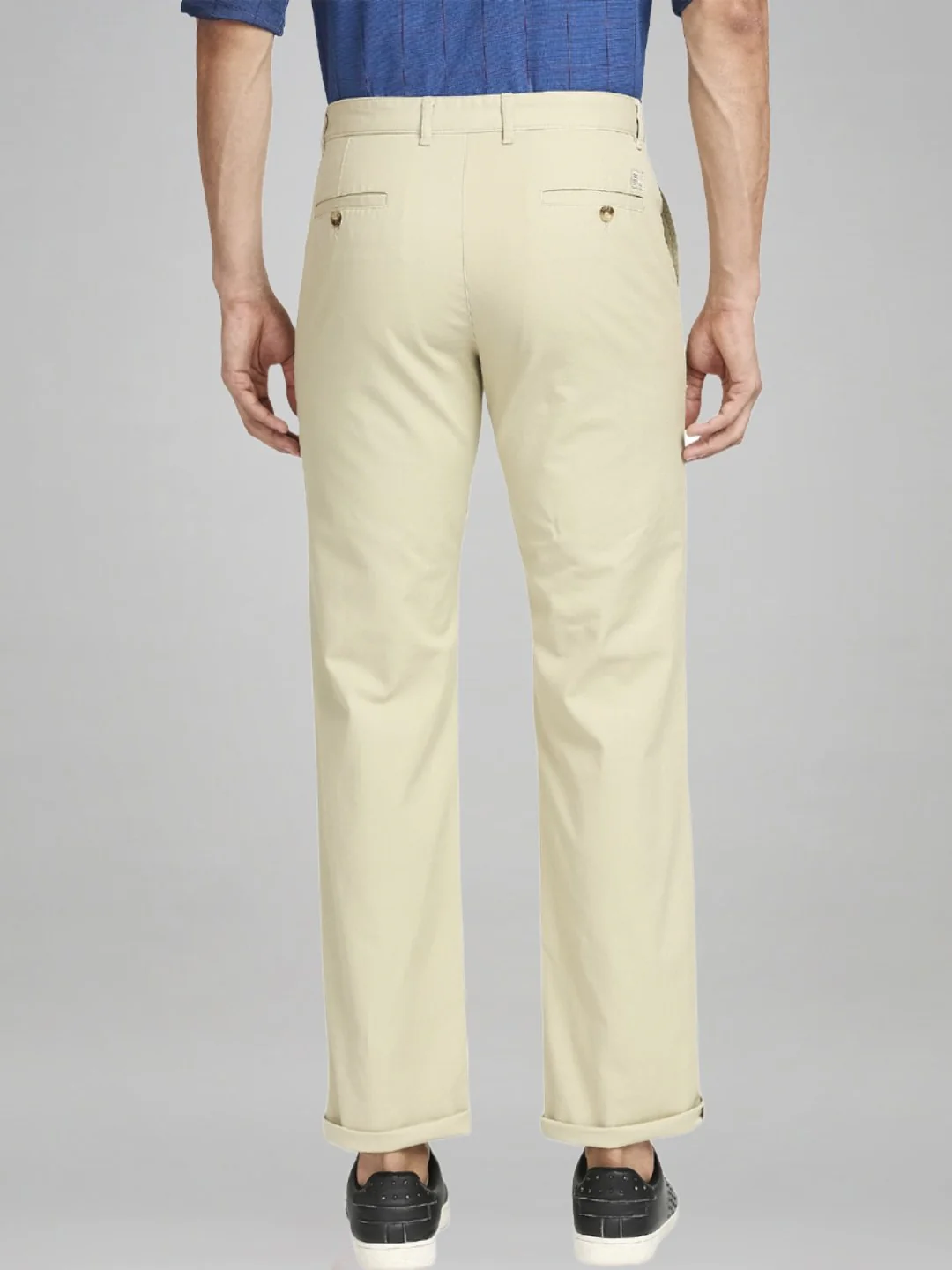 Men Khaki Tailored Fit Solid Cotton Blend Trouser - Image 3