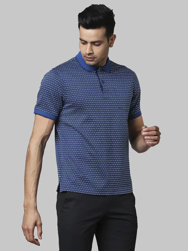 Men Maroon Contemporary Fit Jacquard Cotton Polo T-Shirt - Image 2