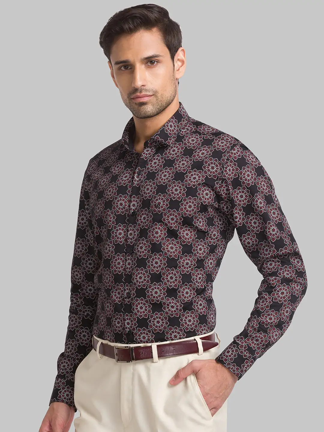 Men Maroon Contemporary Fit Print Cotton Shirts - Image 3