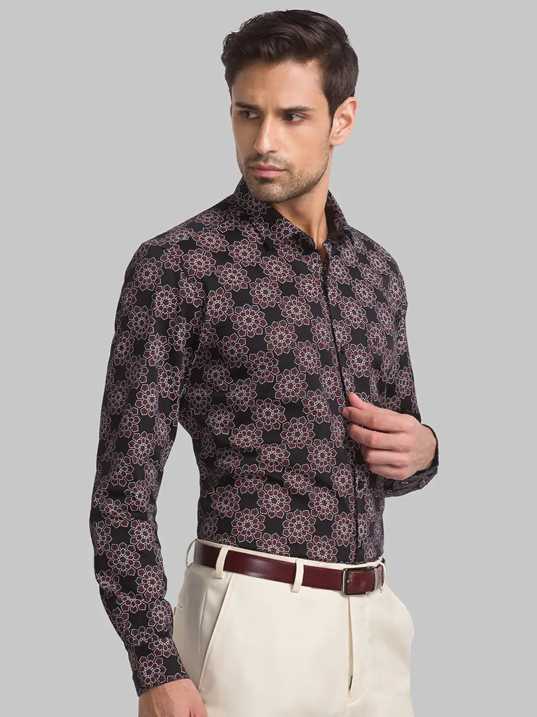 Men Maroon Contemporary Fit Print Cotton Shirts - Image 6