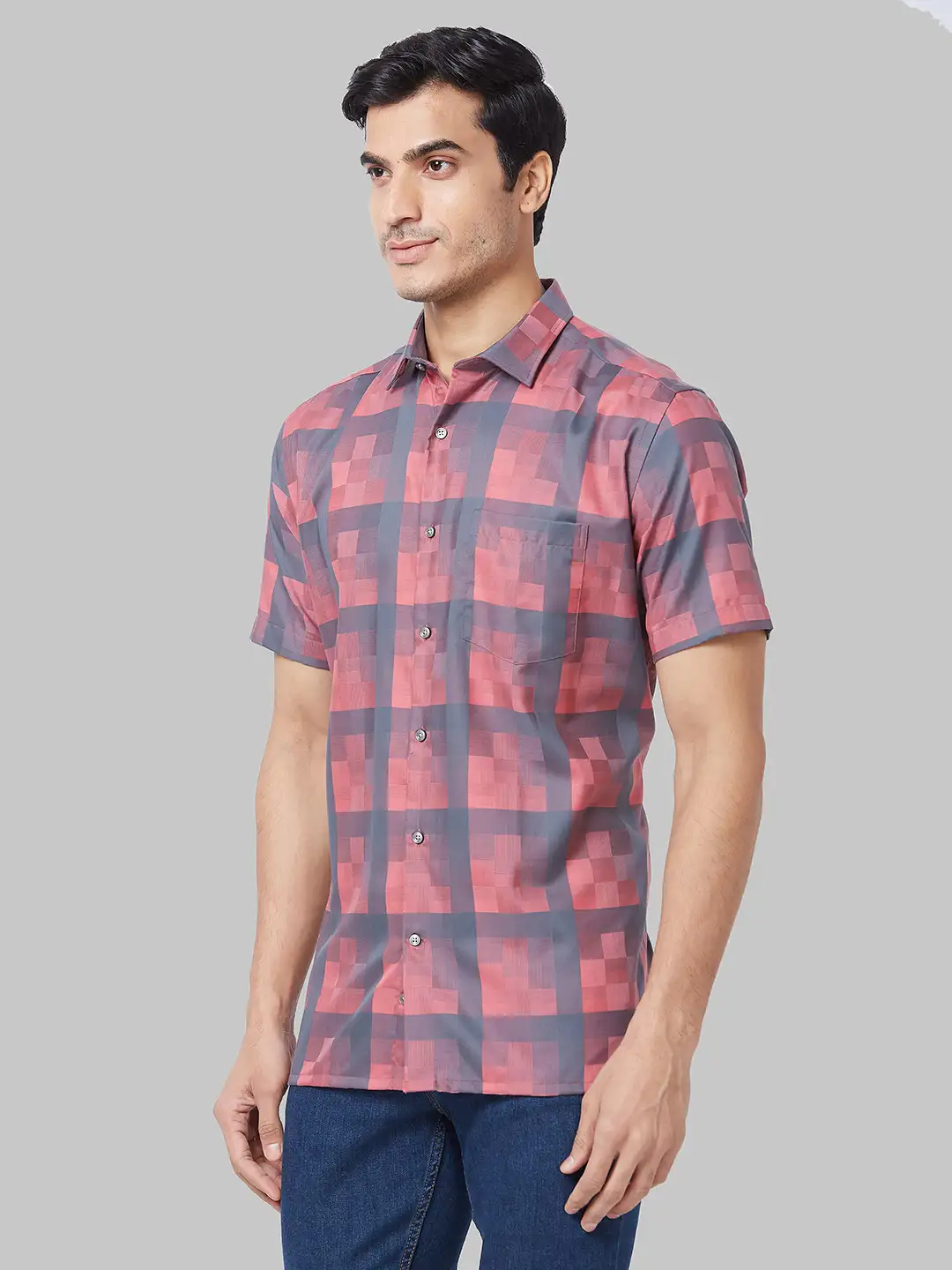 Men Maroon Regular Fit Checks Cotton Half Sleeve Shirts - Image 3