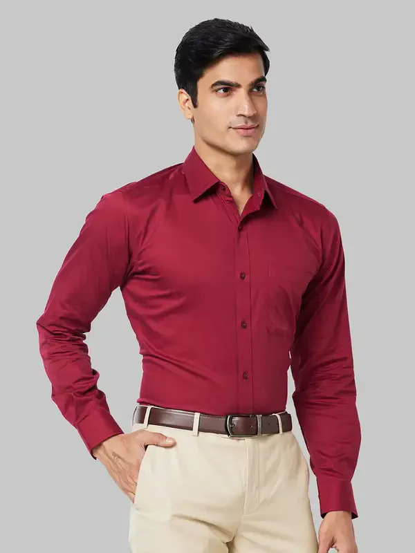 Men Maroon Slim Fit Solid Cotton Shirts - Image 2