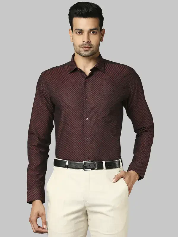 Men Maroon Slim Fit Structure Cotton Shirts