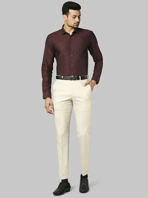 Men Maroon Slim Fit Structure Cotton Shirts - Image 5