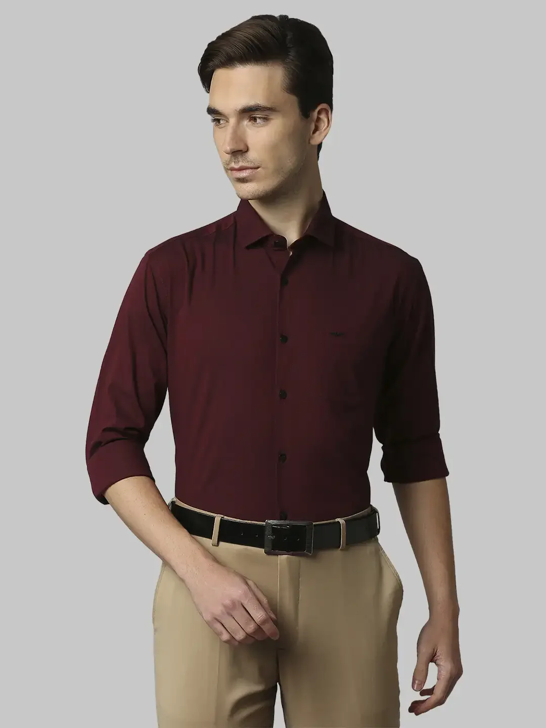 Men Maroon Slim Fit Two Tone Cotton Blend Cut Away Collar Shirts