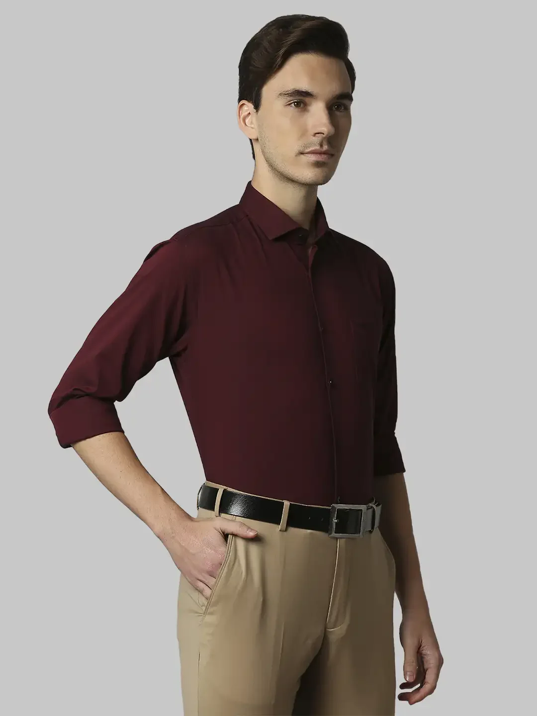 Men Maroon Slim Fit Two Tone Cotton Blend Cut Away Collar Shirts - Image 2