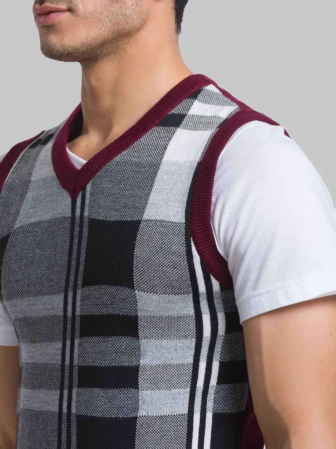 Men Maroon Yarn Dyed Acrylic Blend Sleeveless Sweaters - Image 6