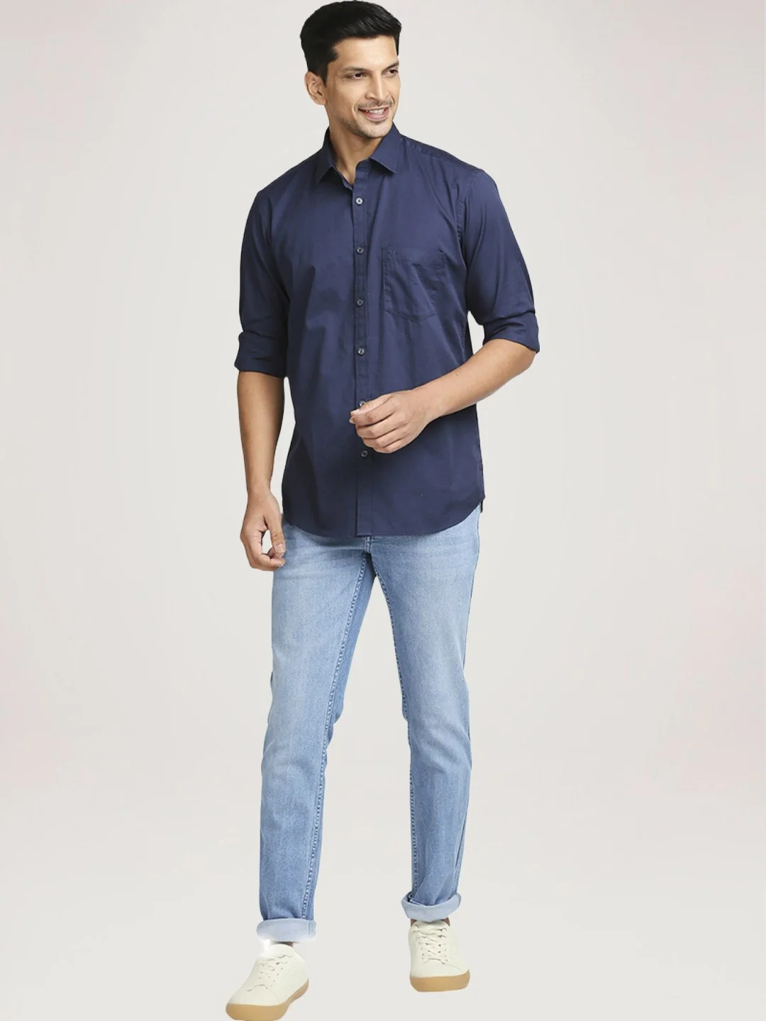 Men Navy Tailored Fit Solid Piece Dyed Cotton Full Sleeve Shirts - Image 2