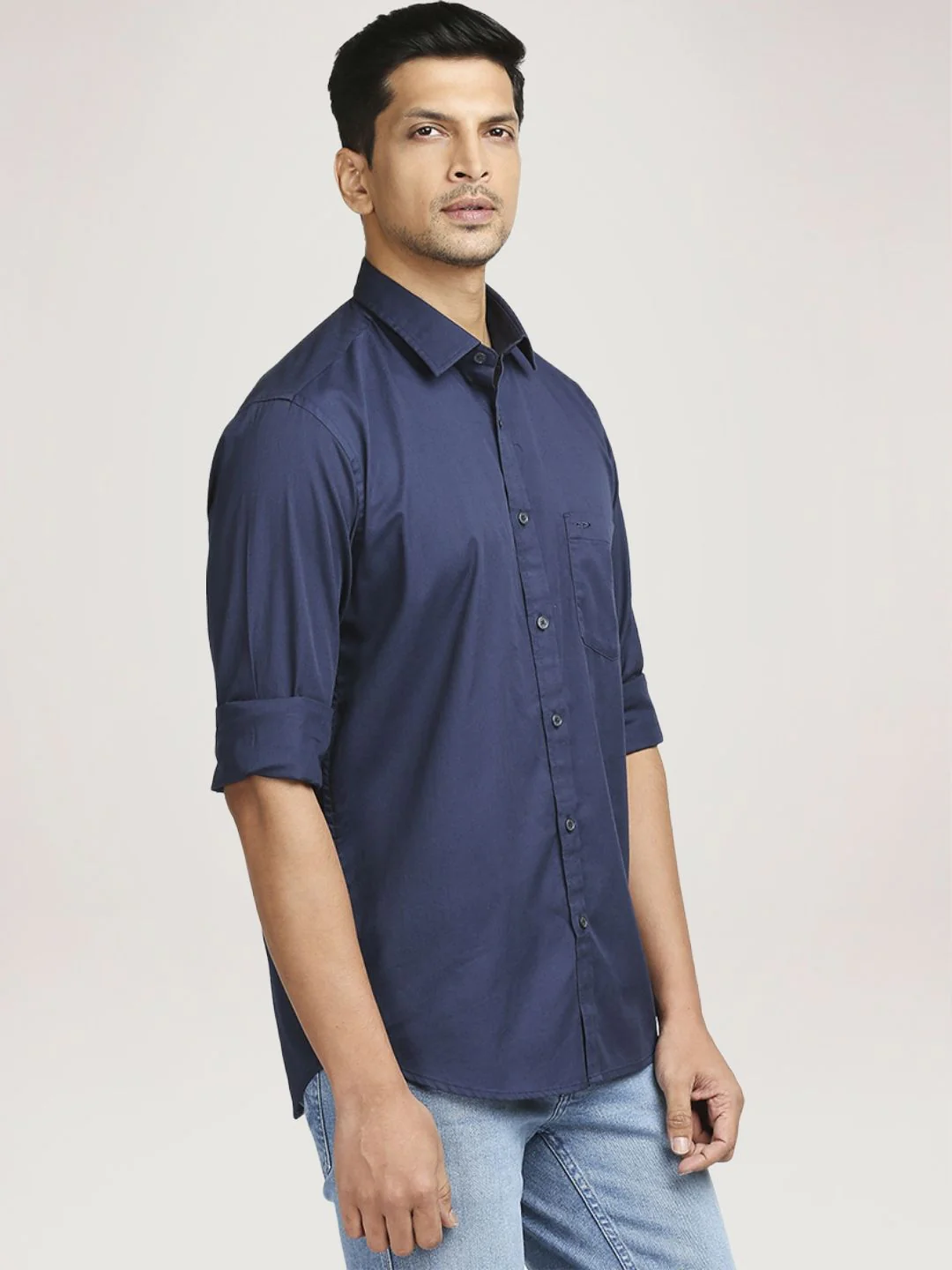 Men Navy Tailored Fit Solid Piece Dyed Cotton Full Sleeve Shirts - Image 5