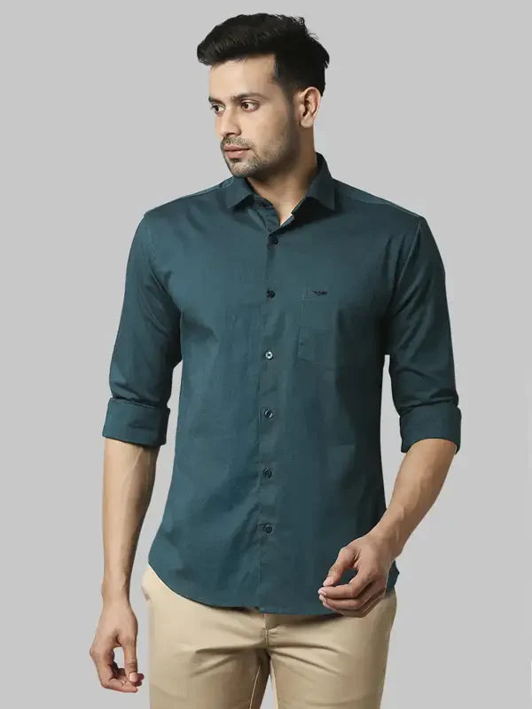 Men Petrol Slim Fit Two Tone Cotton Blend Cut Away Collar Shirts