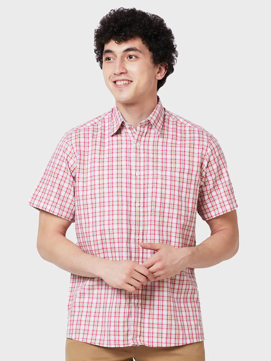 Men Red Classic Fit Checks Cotton Half Sleeve Shirts