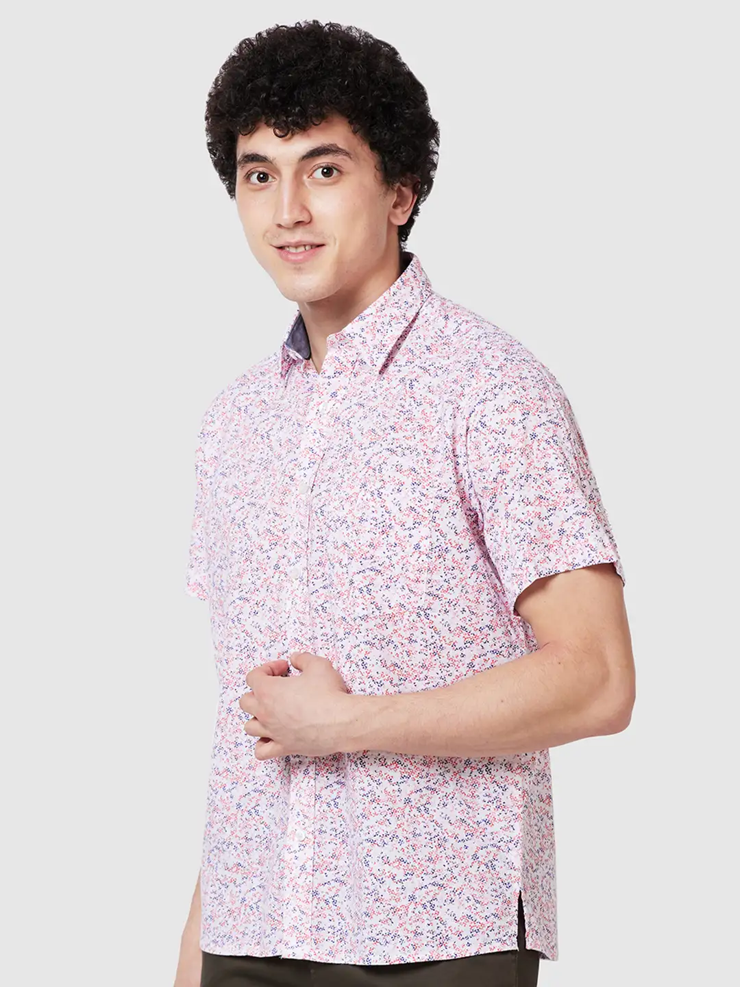 Men Red Classic Fit Print Cotton Half Sleeve Shirts - Image 3