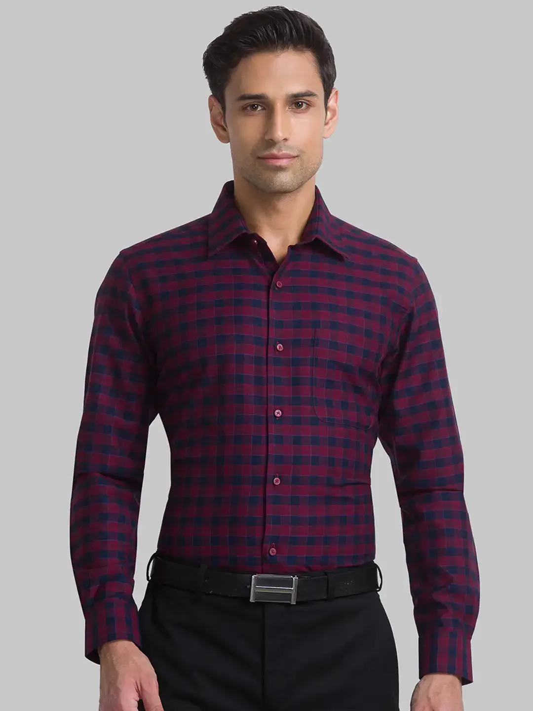 Men Red Contemporary Fit Checks Cotton Blend Cut Collar Shirts