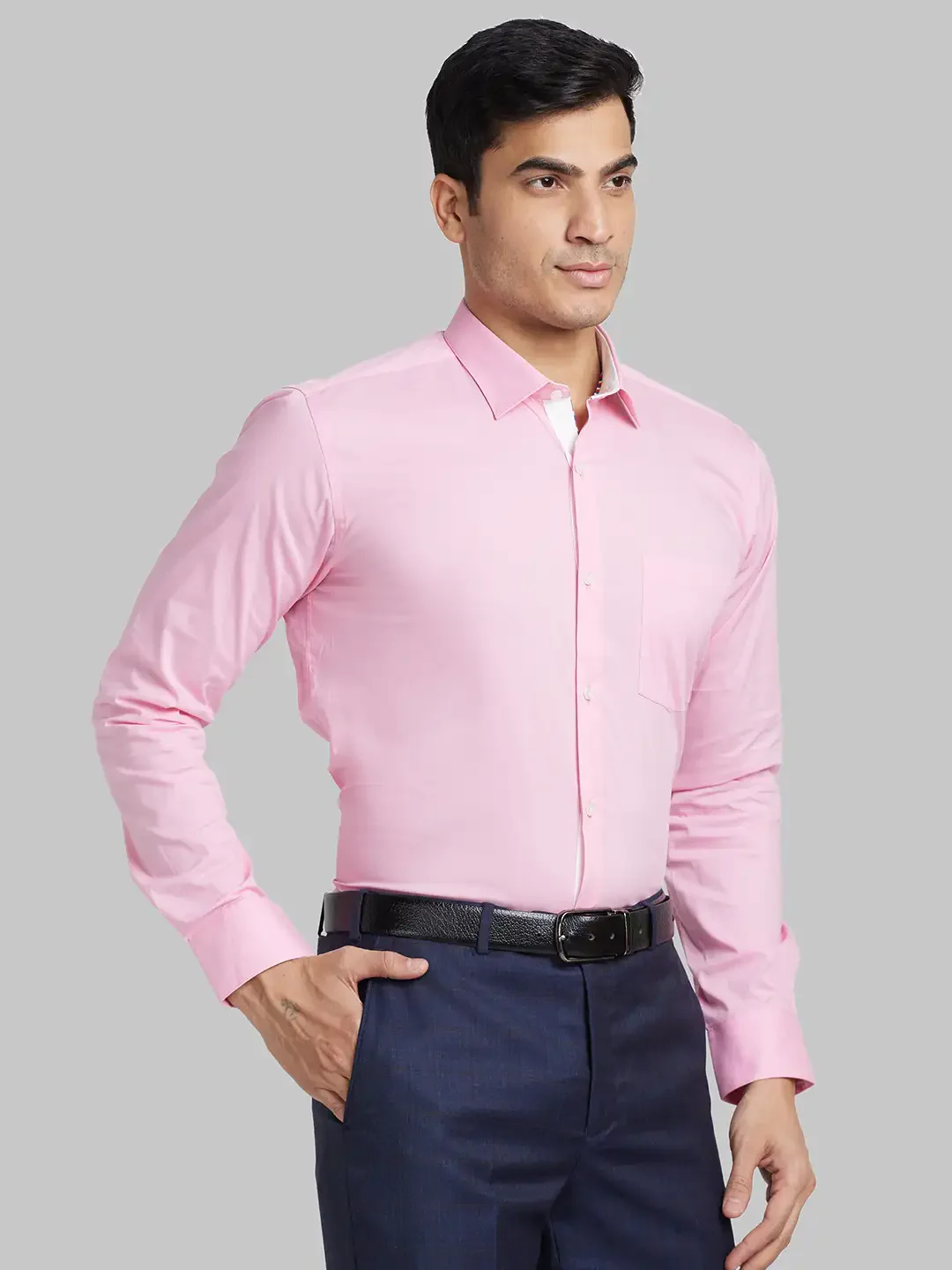 Park Avenue Men Pink Solid Slim Fit Cotton Blend Formal Shirt - Image 2