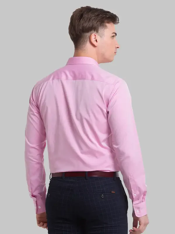 Park Avenue Men Pink Solid Slim Fit Cotton Formal Shirt - Image 4