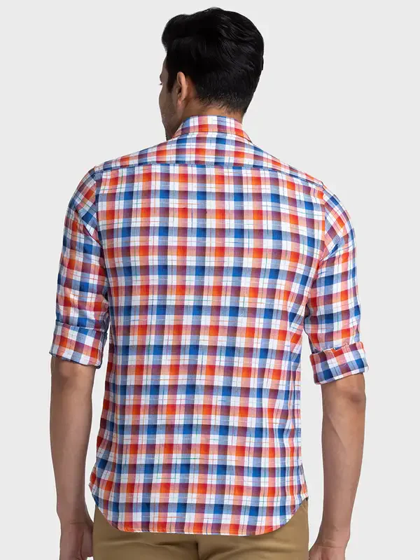 Men Red Tailored Fit Checks Cotton Full Sleeve Shirts - Image 4