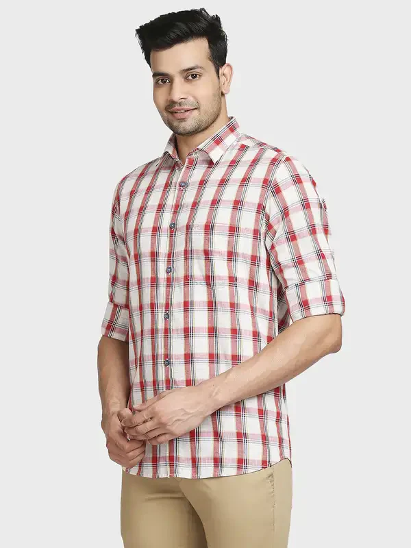 Men Red Tailored Fit Checks Cotton Full Sleeve Shirts - Image 2
