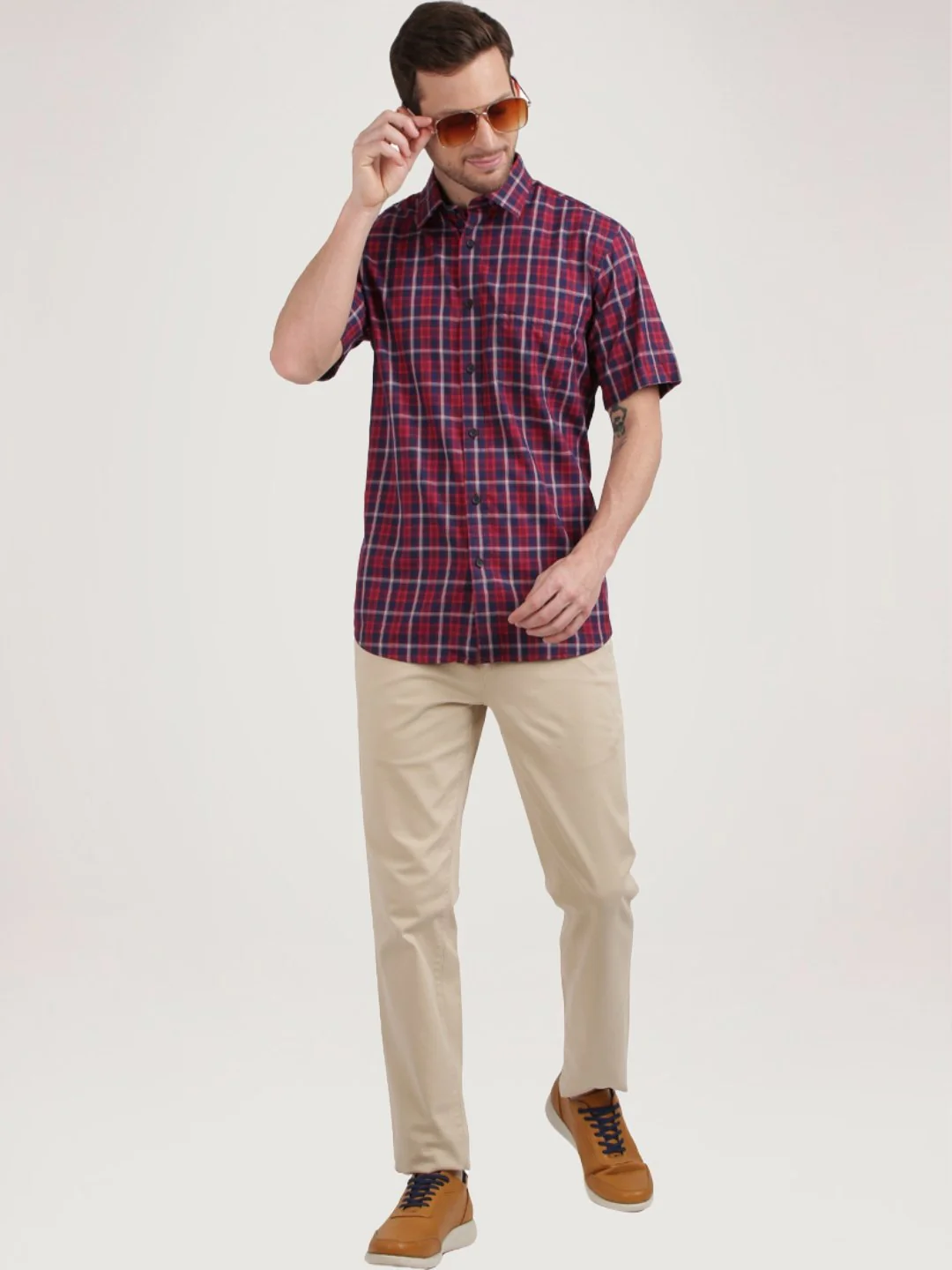 Men Red Tailored Fit Checks Cotton Half Sleeve Shirts - Image 2