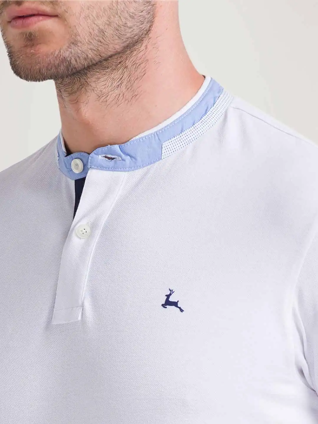 Men White Regular Fit Solid Cotton Blend T-Shirt - Image 2