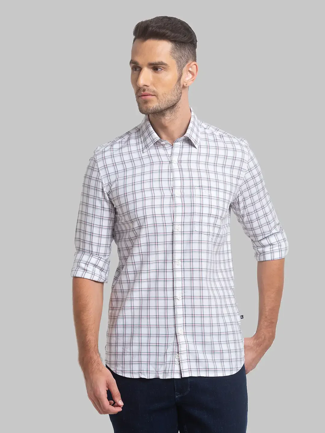 Men White Slim Fit Checks Cotton Blend Full Sleeve Shirts