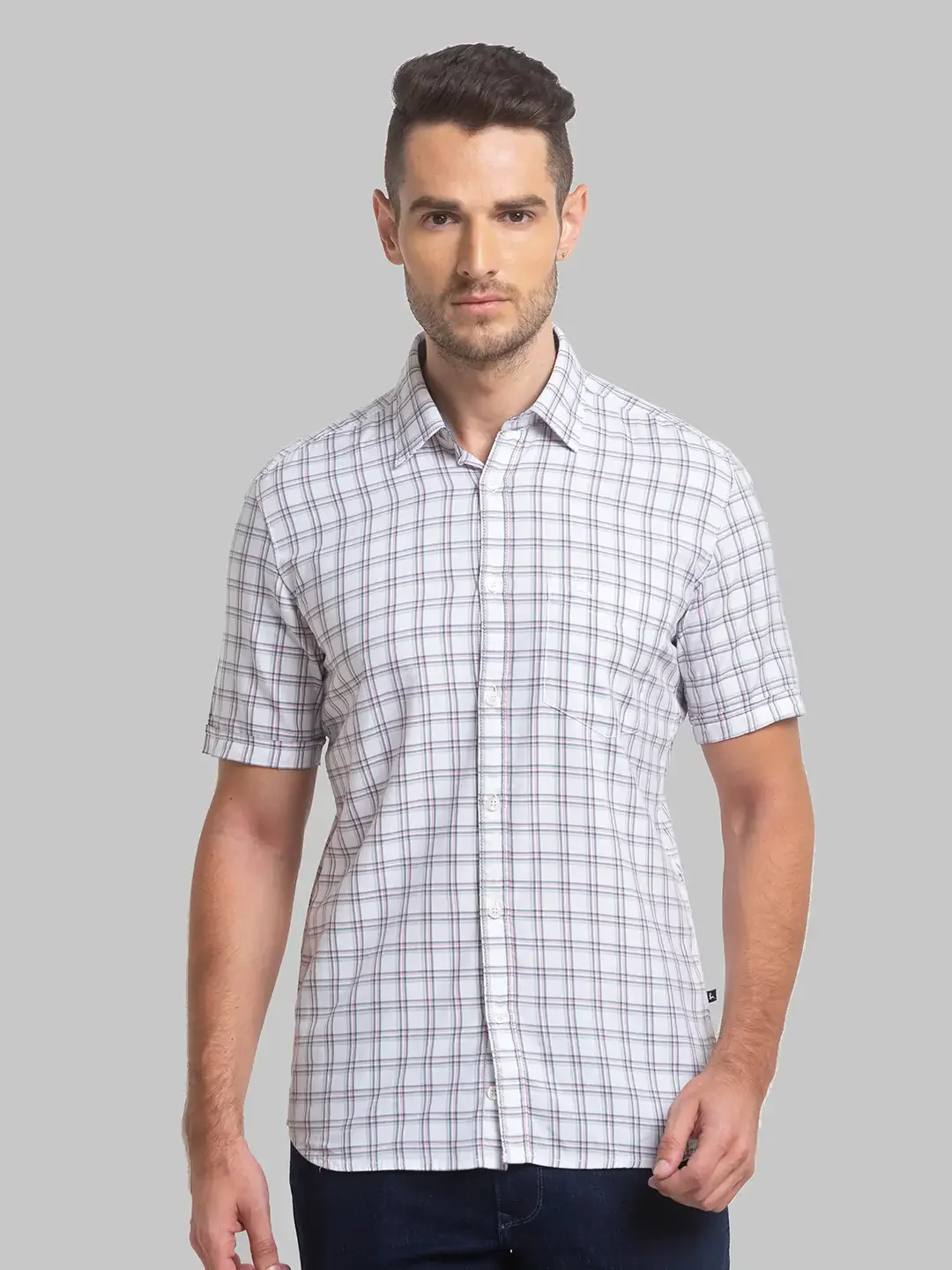Men White Slim Fit Checks Cotton Blend Half Sleeve Shirts