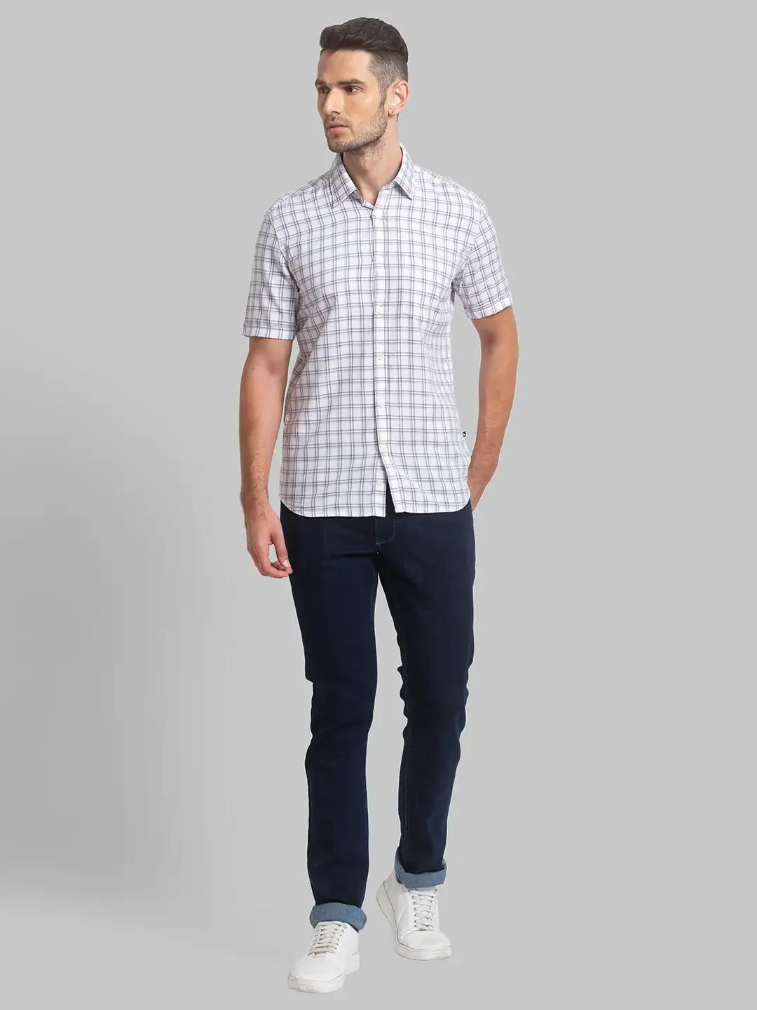 Men White Slim Fit Checks Cotton Blend Half Sleeve Shirts - Image 5