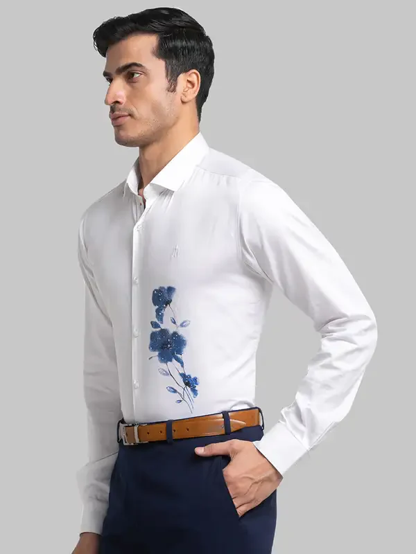 Men White Slim Fit Print Cotton Shirts - Image 3