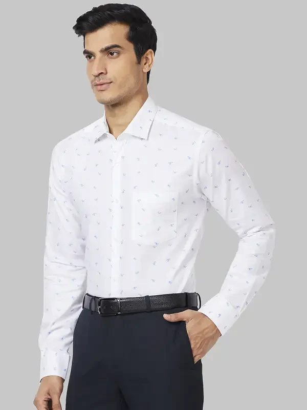Men White Slim Fit Print Cotton Shirts - Image 3