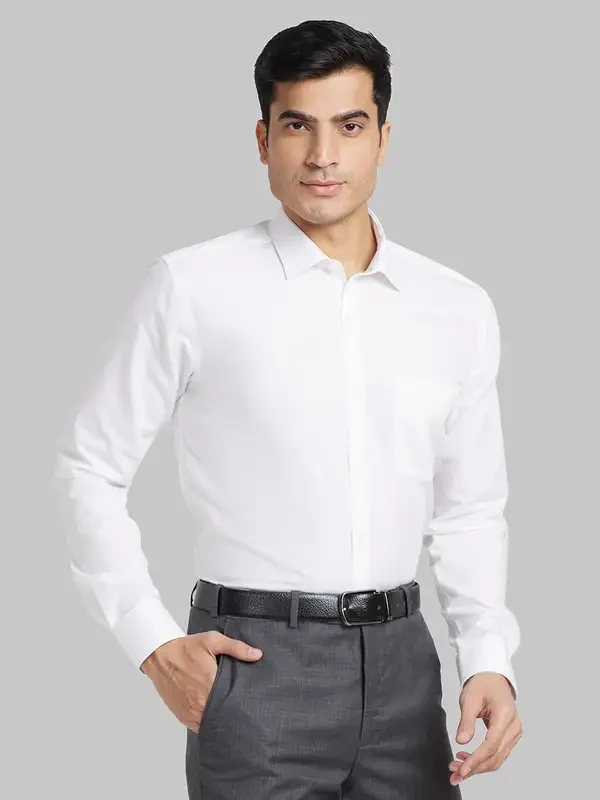 Men White Slim Fit Solid Cotton Cut Away Collar Shirts - Image 2