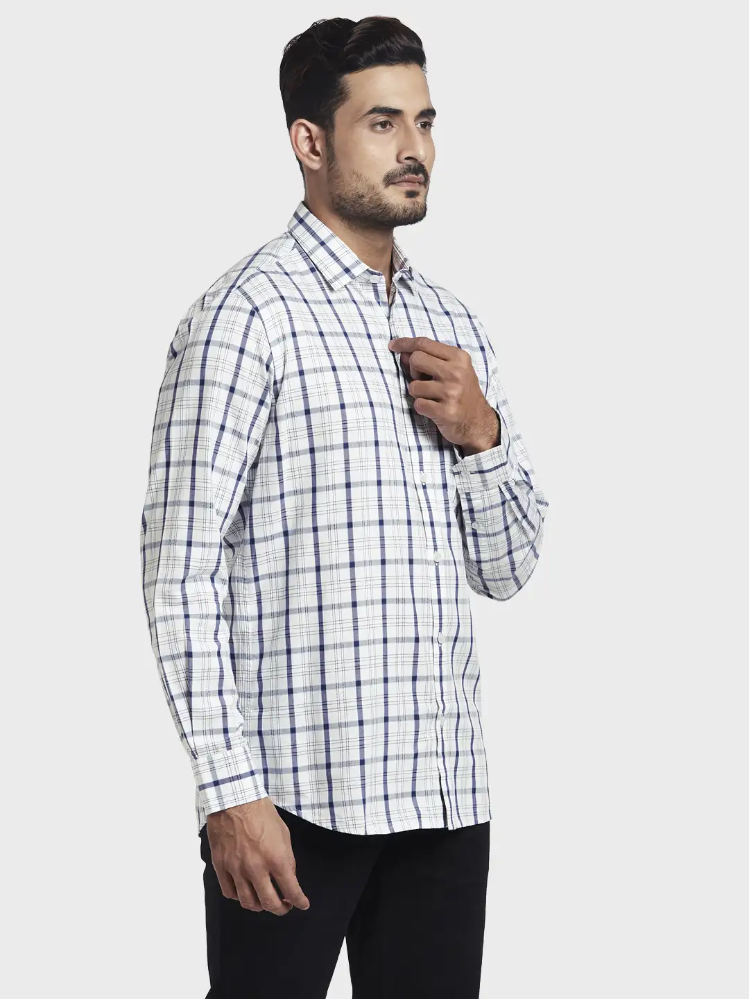 Men White Tailored Fit Checks Cotton Full Sleeve Shirts - Image 2