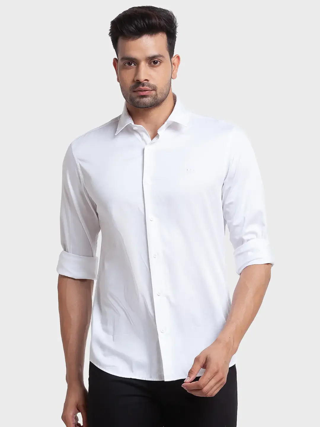 Men White Tailored Fit Solid Cotton Blend Full Sleeve Shirts