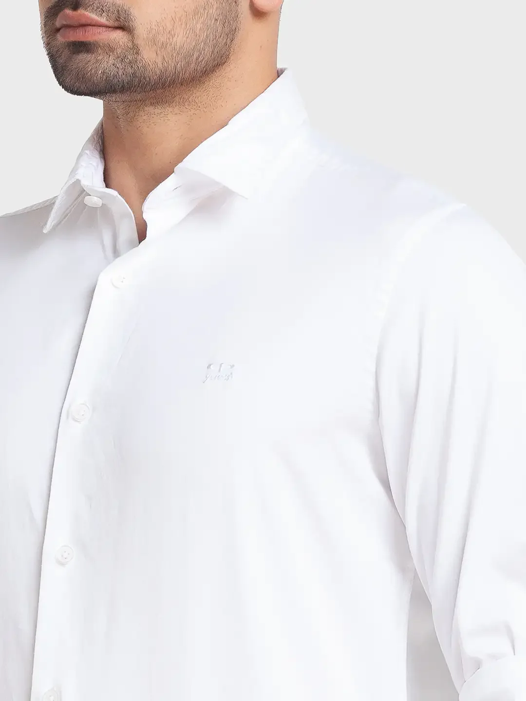 Men White Tailored Fit Solid Cotton Blend Full Sleeve Shirts - Image 6