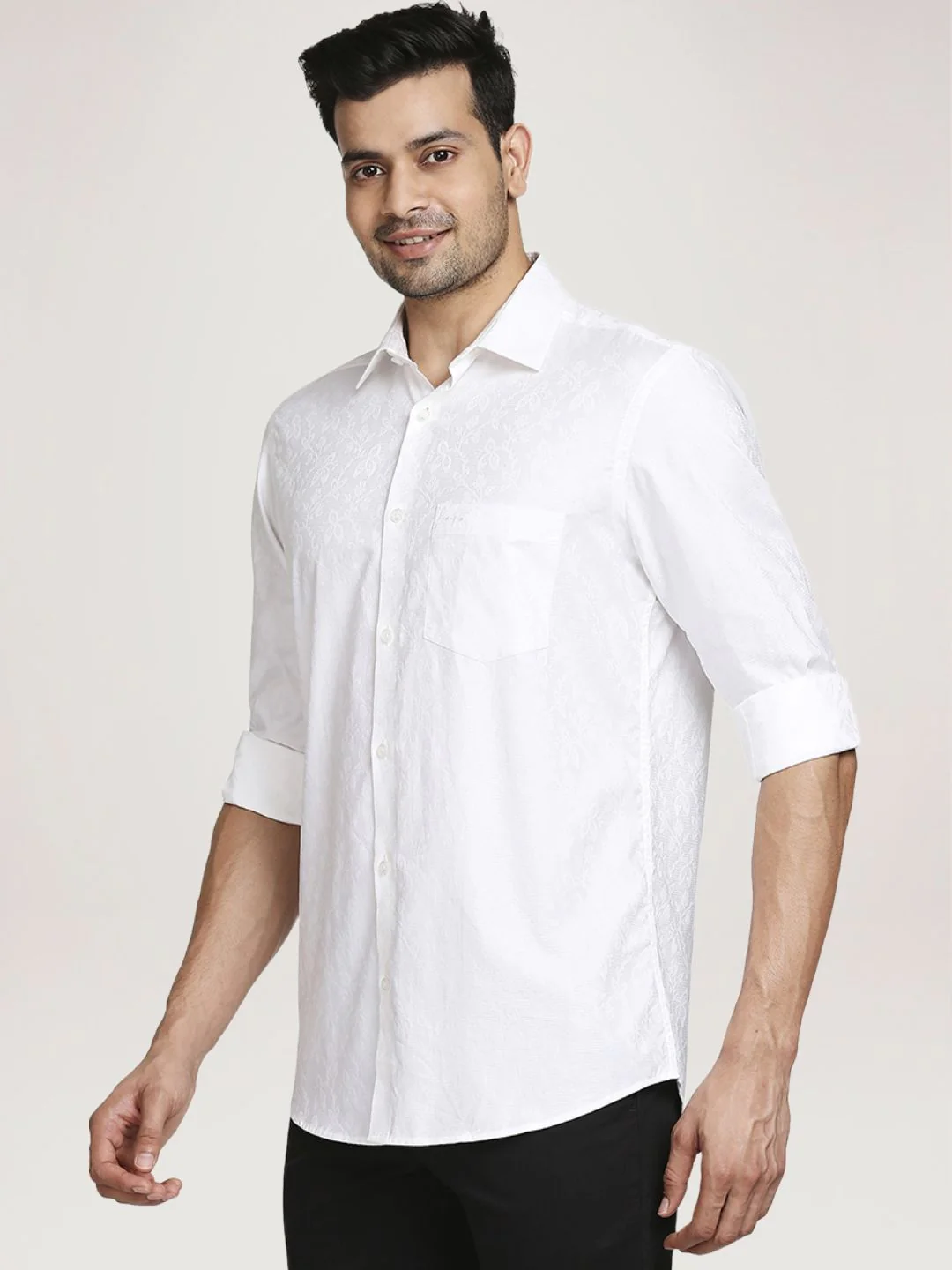 Men White Tailored Fit Solid Cotton Full Sleeve Shirts - Image 4