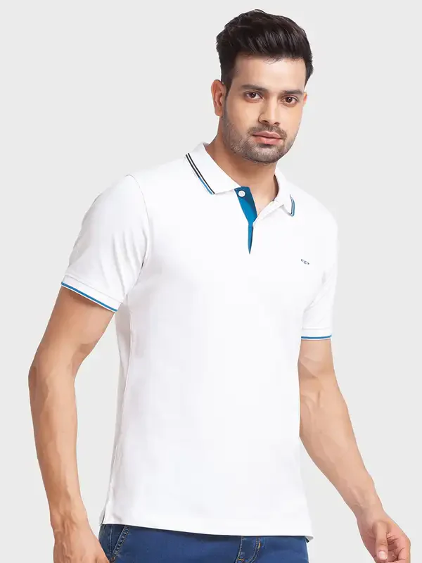 Men White Tailored Fit Solid Cotton Half Sleeve T-Shirt - Image 2