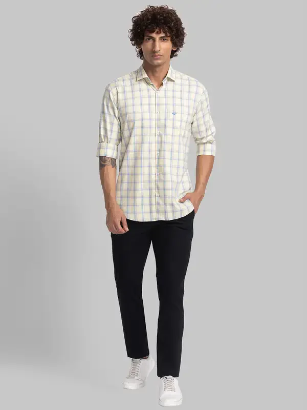 Men Yellow Slim Fit Checks Cotton Cut Away Collar Shirts - Image 5