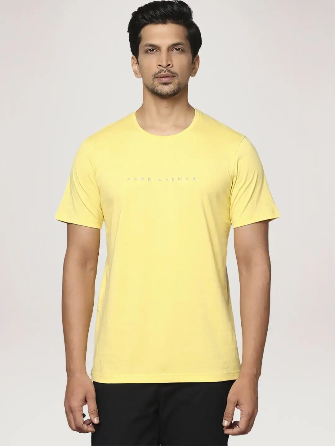 Men Yellow Slim Fit Solid Cotton Blend Crew Neck Collar T-Shirt